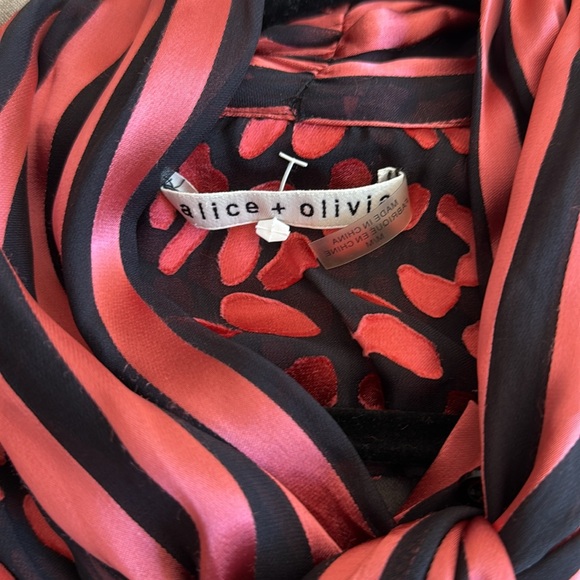Alice + Olivia Red and Black Patterned Blouse - Picture 3 of 4